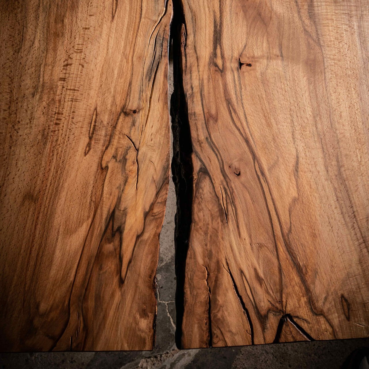 Massiver Holztisch aus einem Stück - Buche