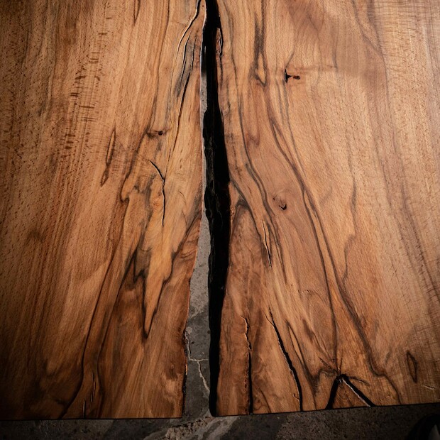 Massiver Holztisch aus einem Stück - Buche