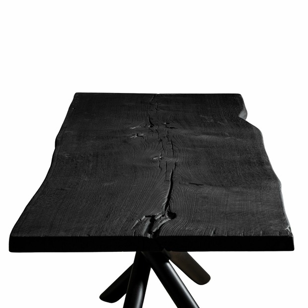 Massiver Holztisch geköhlt aus einem Stück - Eiche