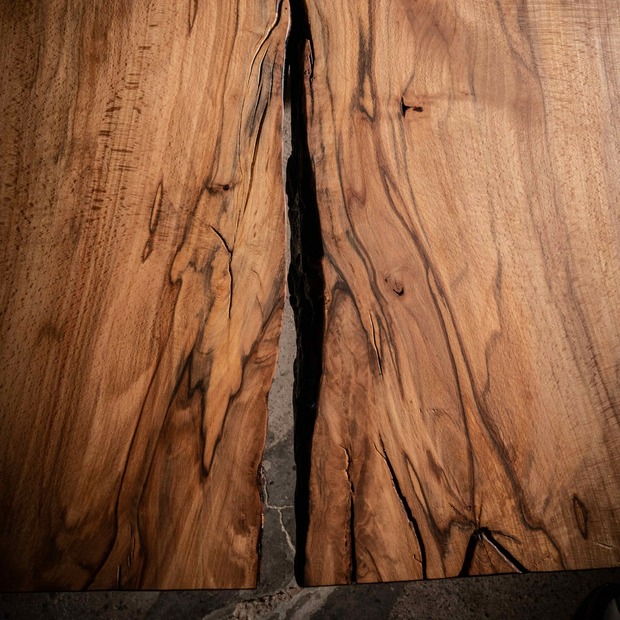 Massiver Holztisch aus einem Stück - Buche