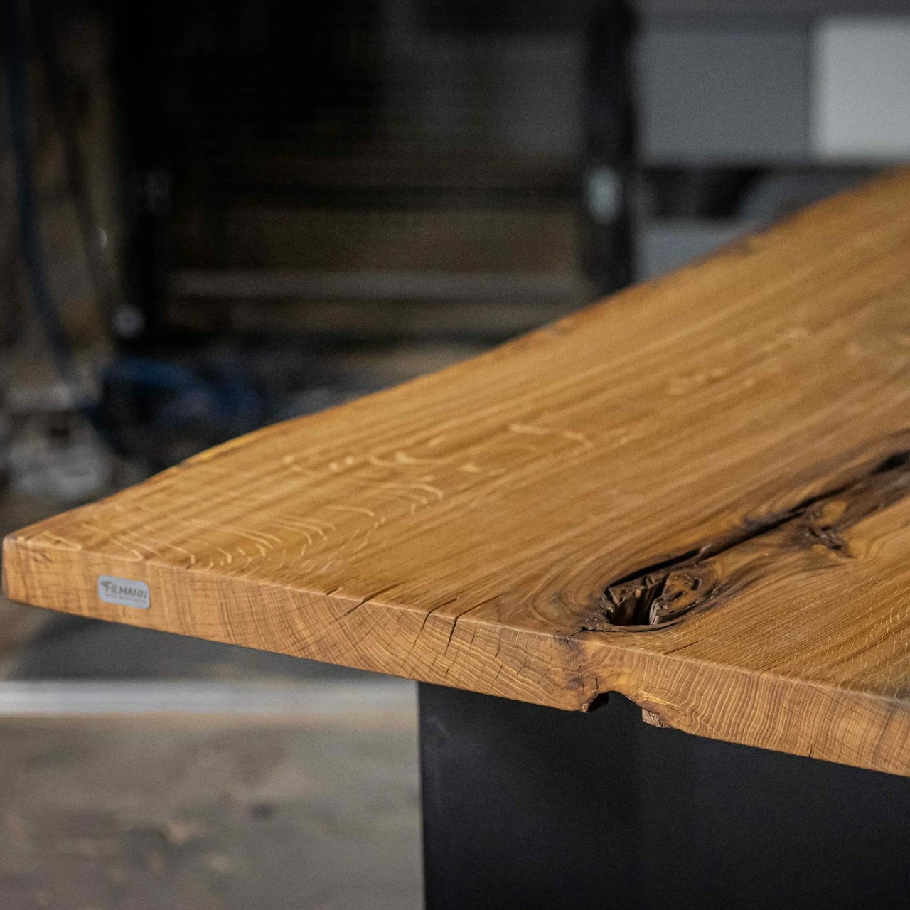 Massiver Holztisch aus einem Stück - Eiche