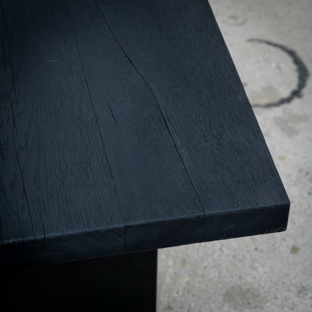 Geköhlter Couchtisch mit gerader Kante nach Maß