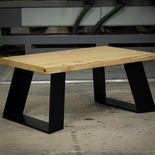 Massivholz Couchtisch Eiche gerade Kante - handgefertigtes Design nach Maß