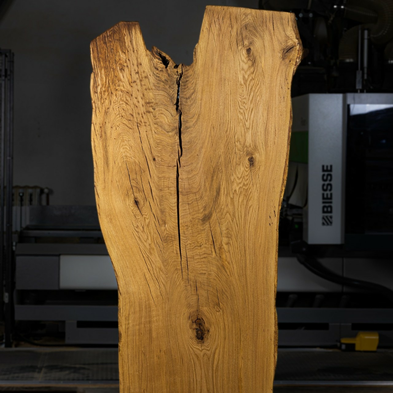 Massiver Holztisch aus einem Stück - Eiche